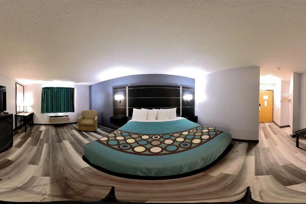 Deluxe King Suite interior